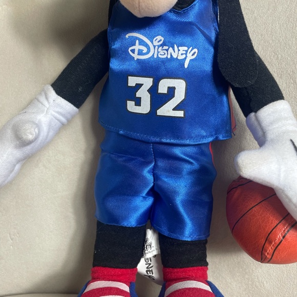 Disney Toy Factory Goofy Basketball #32 Blue And Red Stuffed Animal Plush Toy - Picture 7 of 12